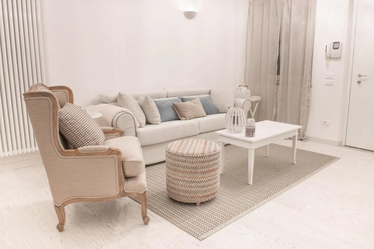 The Suite Home Verona Apartment